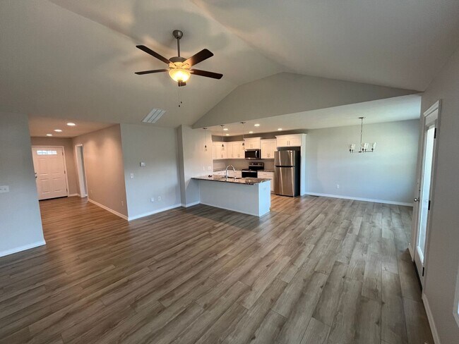 Building Photo - Beautiful Nearly New 3 Bed Home In Willard...