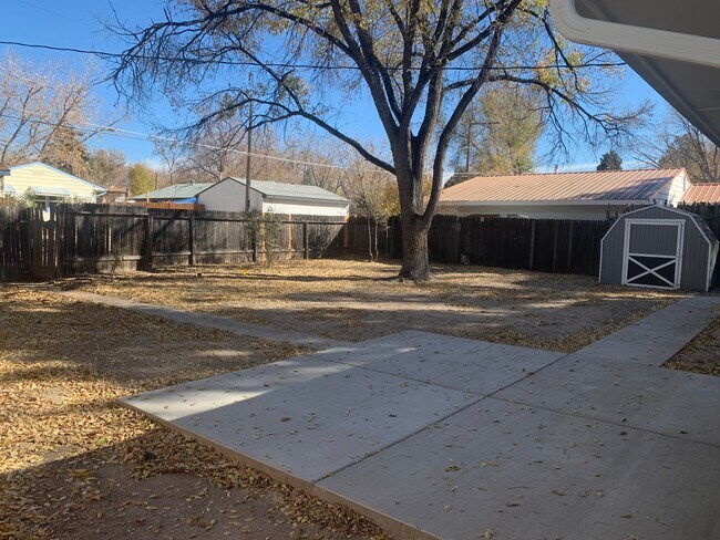 Building Photo - 2615 Meadowlark Ln