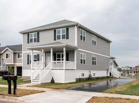 Building Photo - 2724 Hazelnut Trl