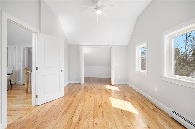 Building Photo - 148 Evergreen St