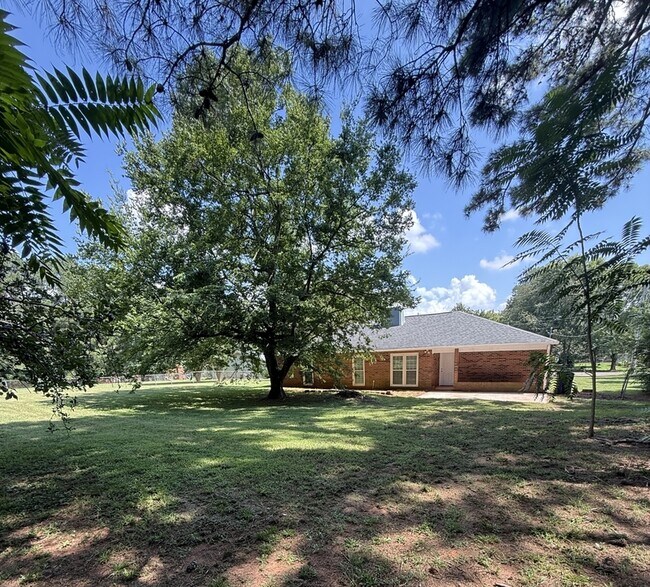 Building Photo - 111 Scarlet Oak Cir