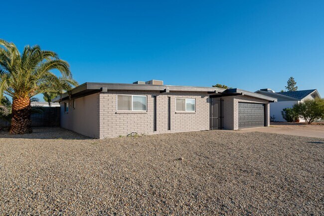 Building Photo - Stunning 3-Bedroom Home in Prime Glendale Location