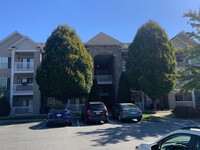 Building Photo - Second Floor Unit in Western Guilford Dist...