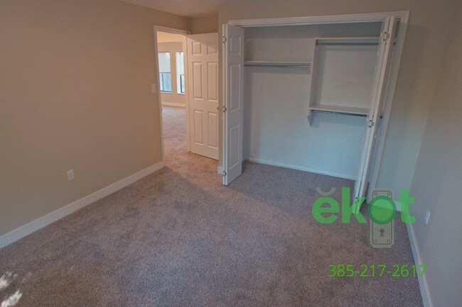 Building Photo - Spacious 5 Bedroom Home in Cottonwood Heights