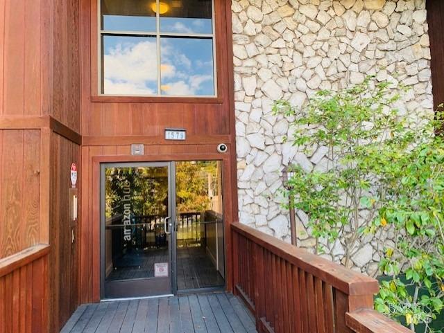 Building Photo - 1579 Lincoln Ave