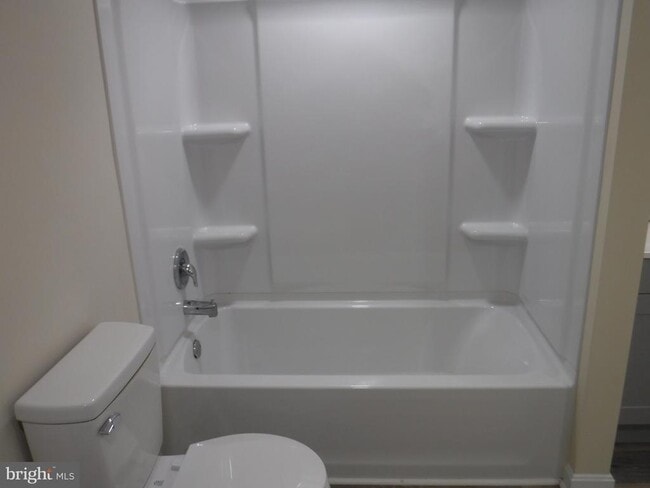 Building Photo - 10051 Dupont Blvd