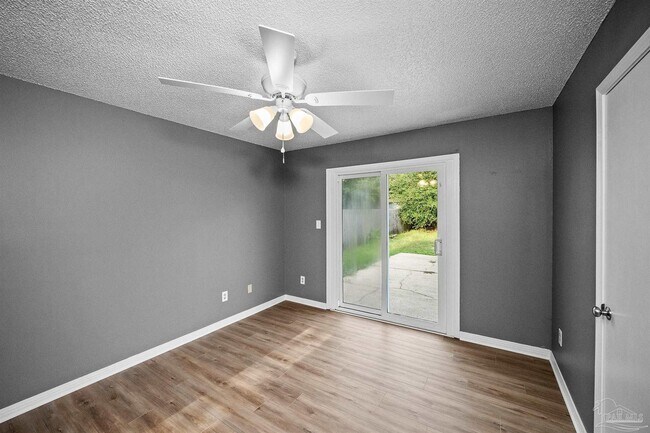 Building Photo - 5810 Linn Ave