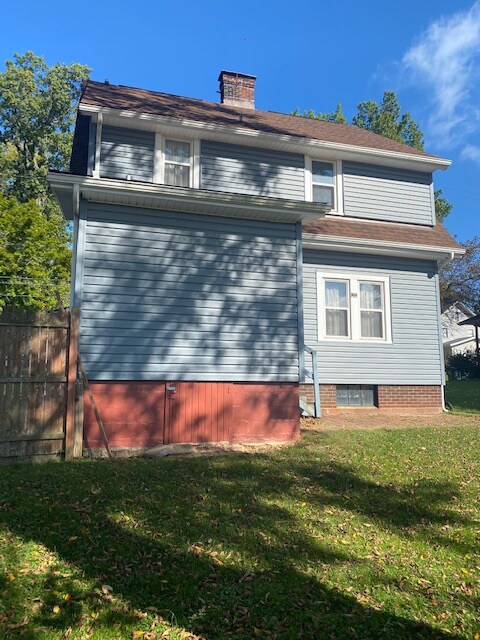 Building Photo - 352 W South St