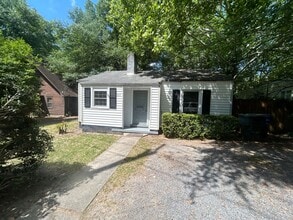 Building Photo - 823 S Kilbourne Rd