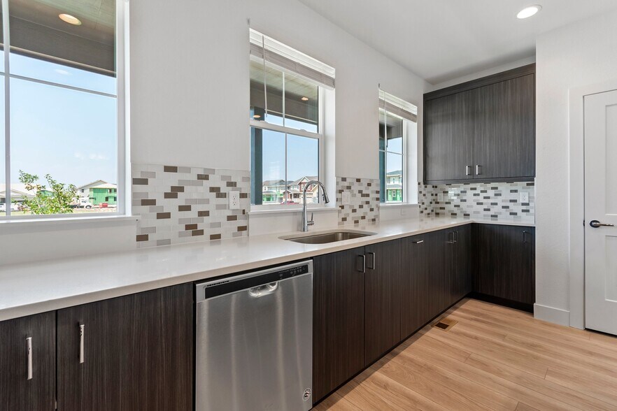 Building Photo - 6106 Netherland Ct