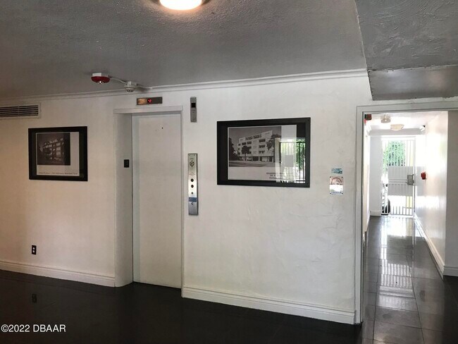 Building Photo - 732 N Halifax Ave