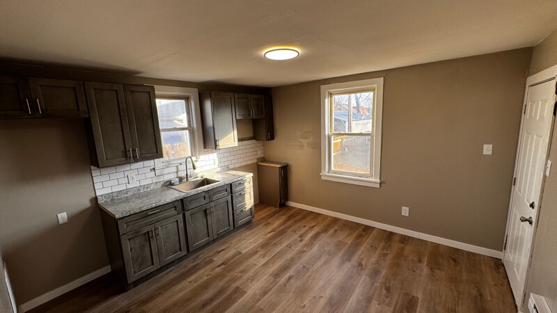 Building Photo - 400 Emma Ave