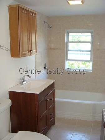 Building Photo - 18 Hall St