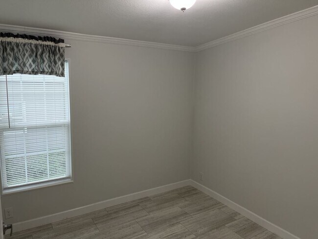 Building Photo - 156 Bauer Dr
