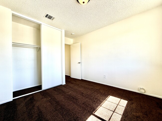 Building Photo - 37416 Daybreak St
