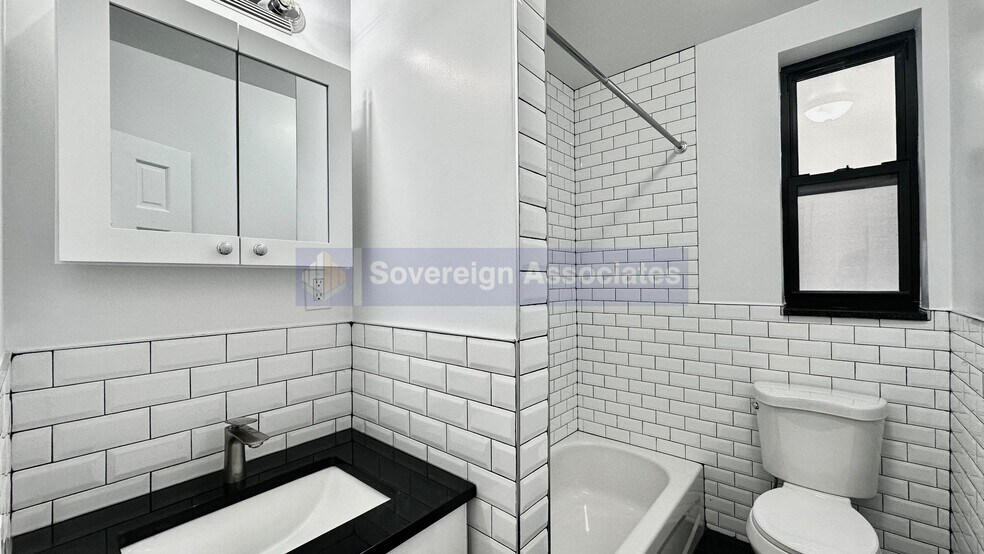 Building Photo - 1803 Riverside Dr