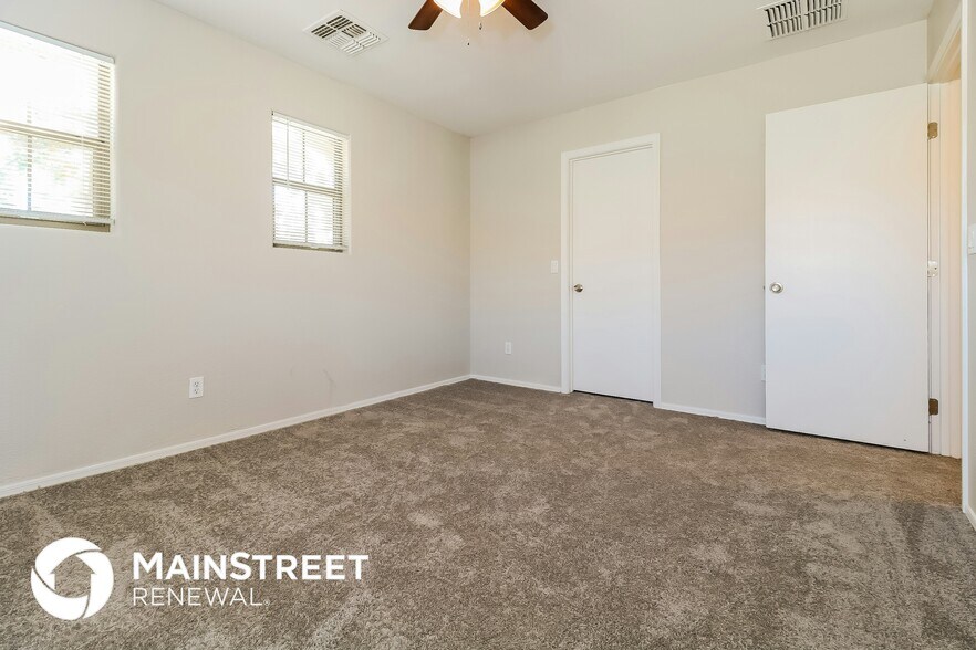 Building Photo - 15418 W Laurel Ln