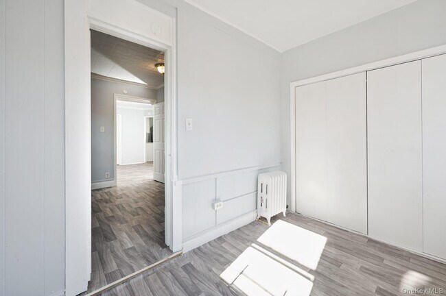 Building Photo - 611 St Lawrence Ave