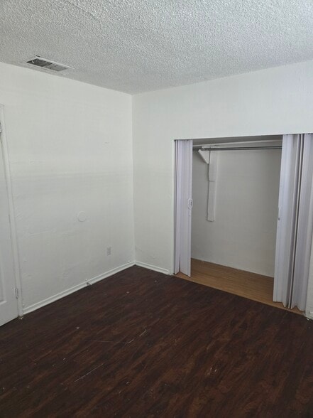 Building Photo - 708 Jackson Ave