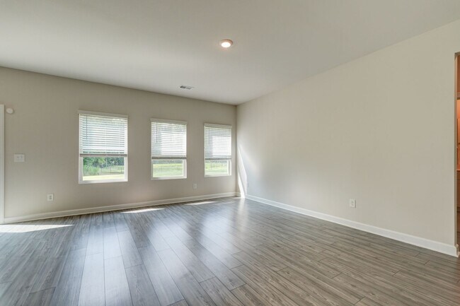 Building Photo - 123 Mainsail Wy