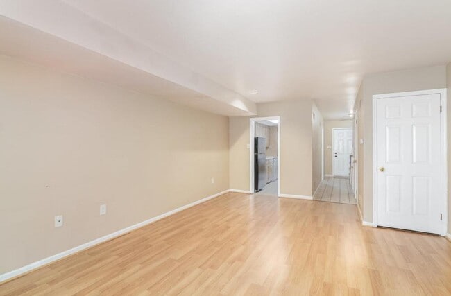 Building Photo - 6259 Stanford Ct