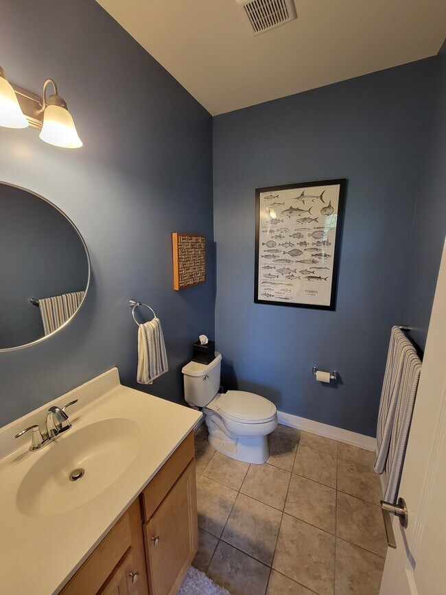 Building Photo - 121B Hagen Dr