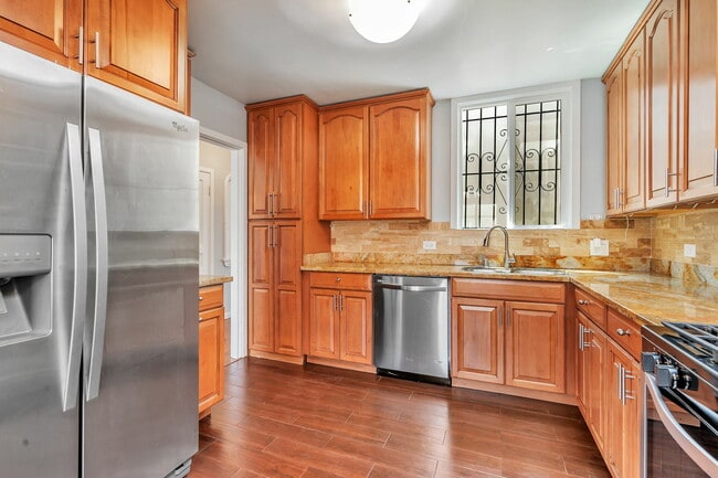Building Photo - 91 Middlefield Dr