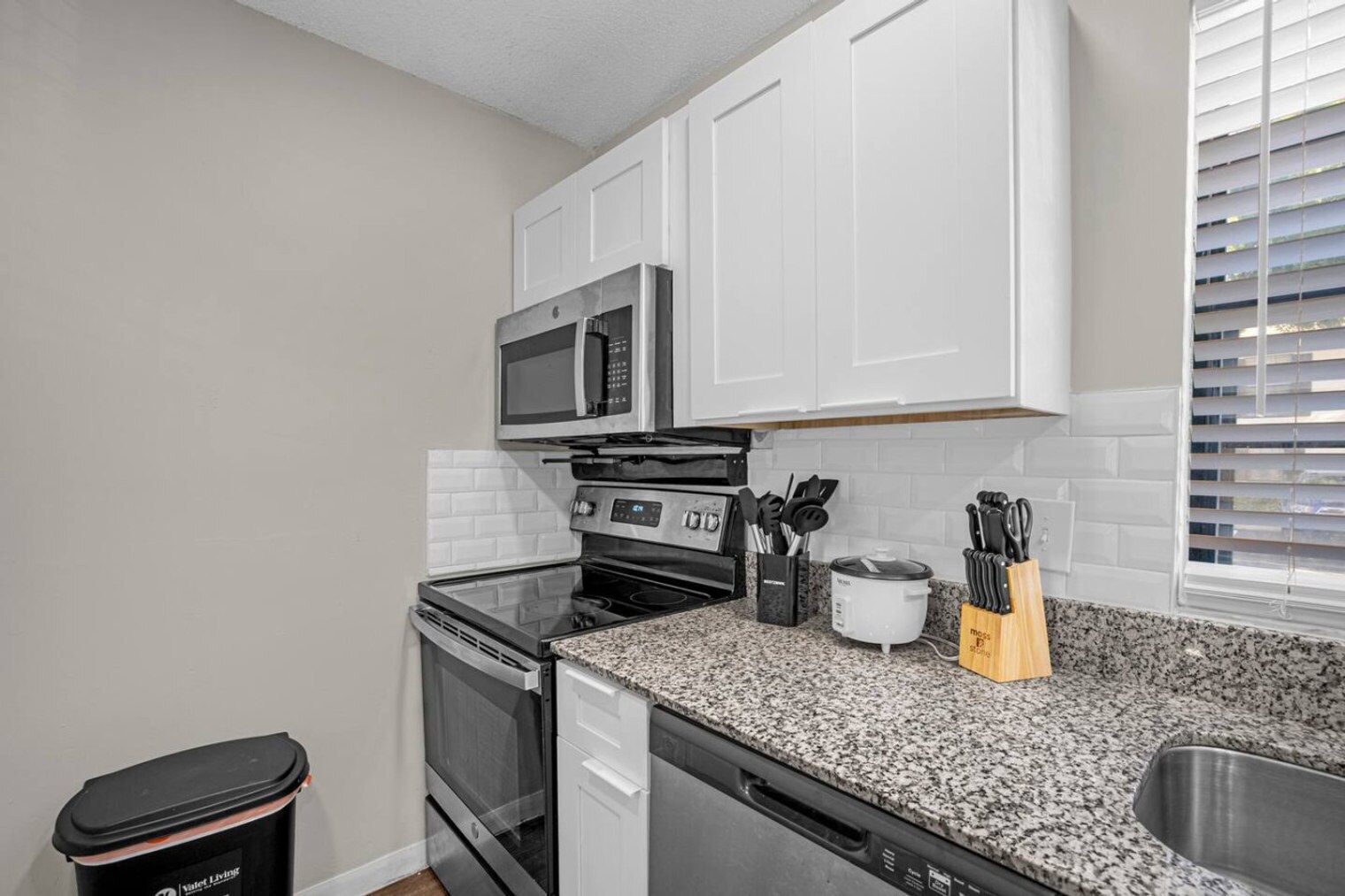 Building Photo - 13803 Heritage Club Dr