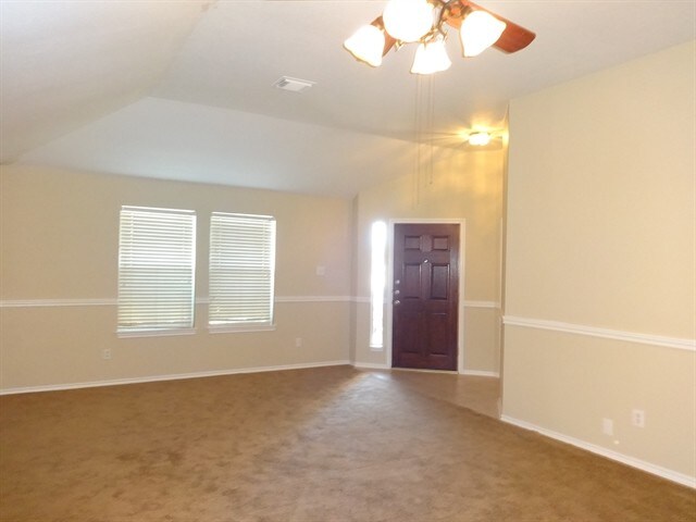 Building Photo - 1819 Manor Dr