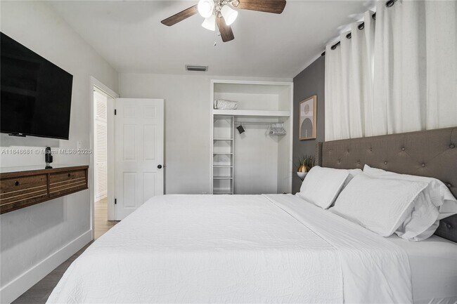 Building Photo - 4535 SW 89th Pl