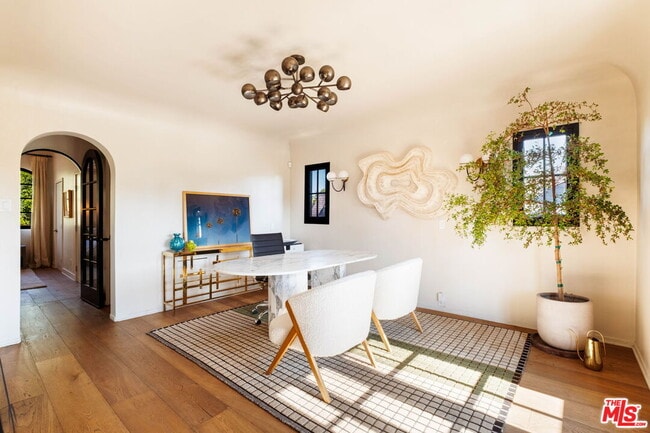 Building Photo - 6677 Maryland Dr