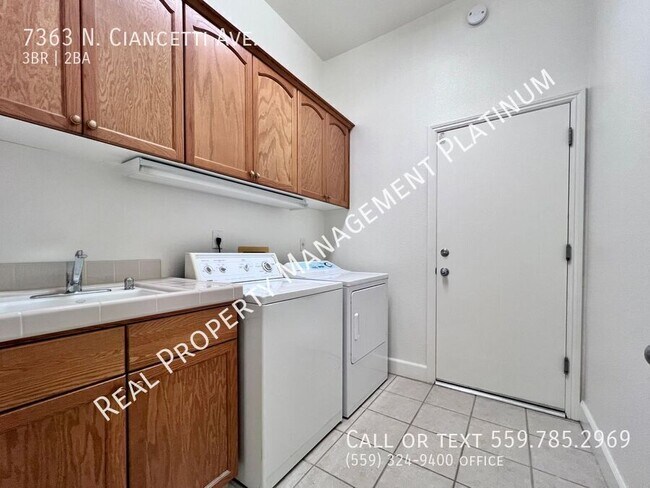 Building Photo - 7363 N Ciancetti Ave