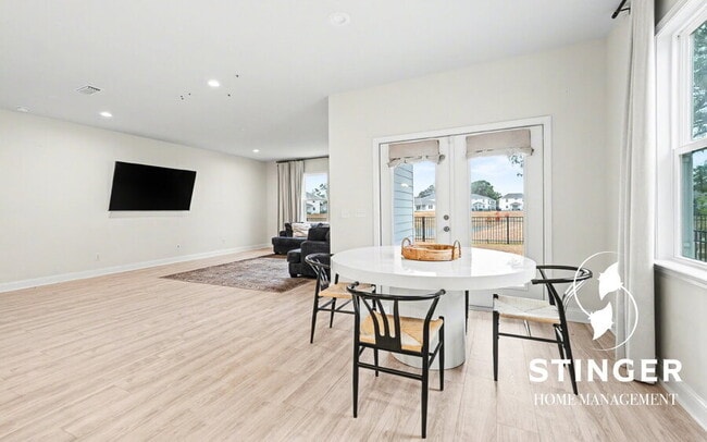 Building Photo - 1170 Salem Bay Dr