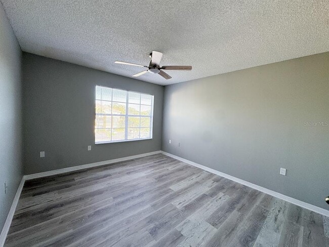 Building Photo - 1919 Summer Club Dr