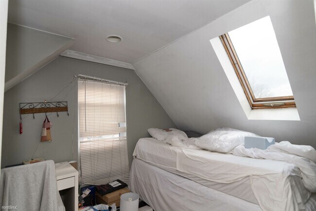 Building Photo - 5 br, 2 bath House - 48 Pratt St