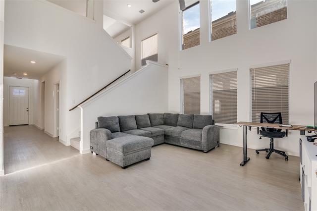 Building Photo - 4016 Daisy Holw Lp