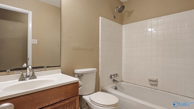 Building Photo - 712 Larry Dr