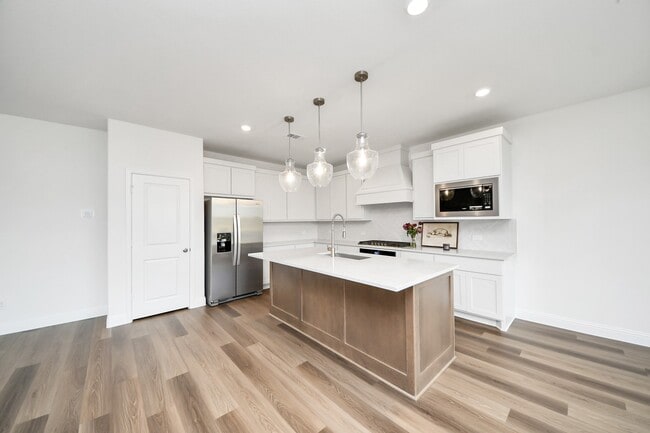 Building Photo - 4042 Colony Ln