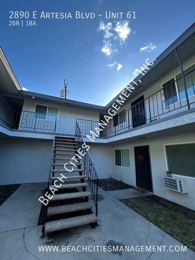 Building Photo - Remodeled 2 Bedroom, 1 Bath with 1 Parking...