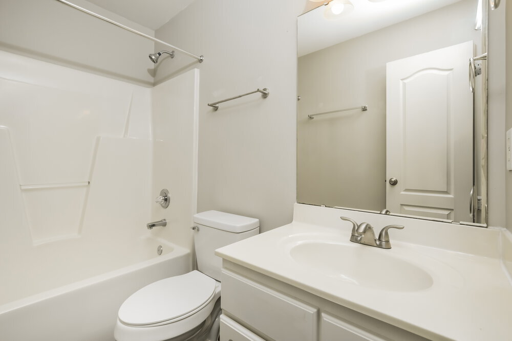 Building Photo - 909 Lotus Ln