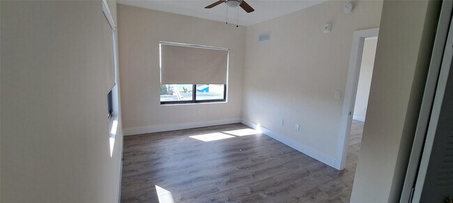 Building Photo - 3801 Davie Blvd