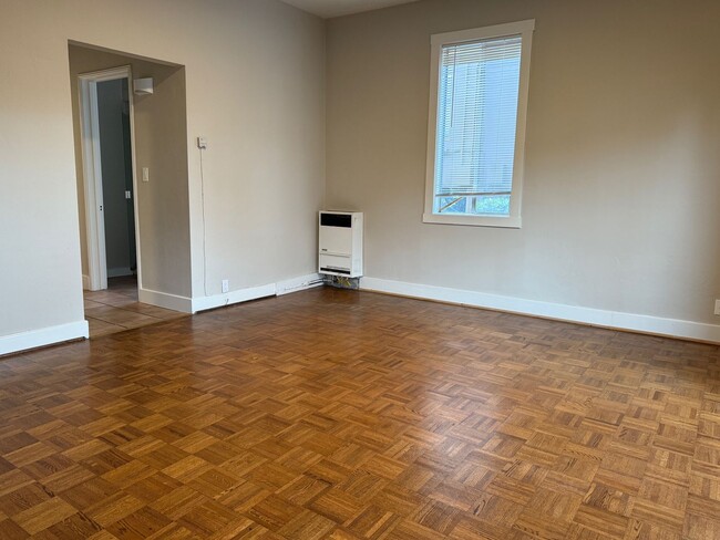 Building Photo - Chestnut Street-1312