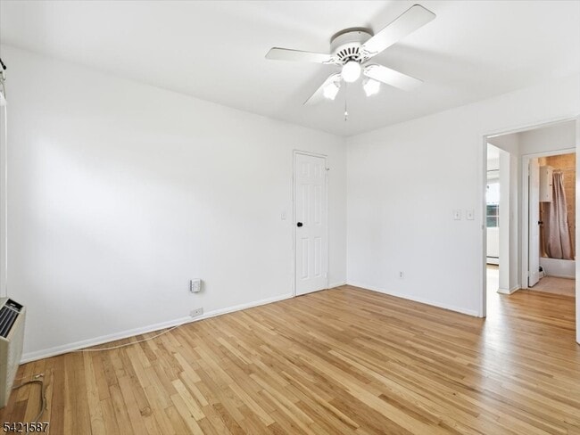 Building Photo - 115 Pitney Pl