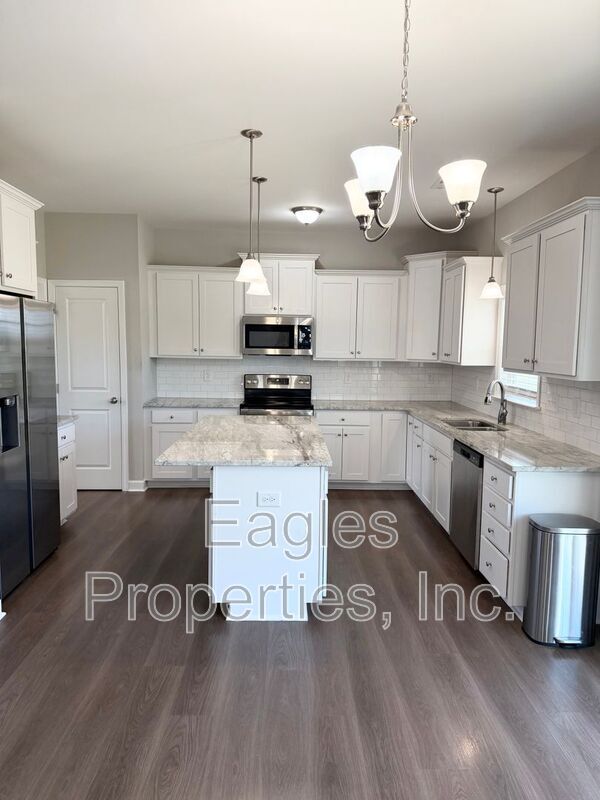 Building Photo - 117 Kenbridge Ln