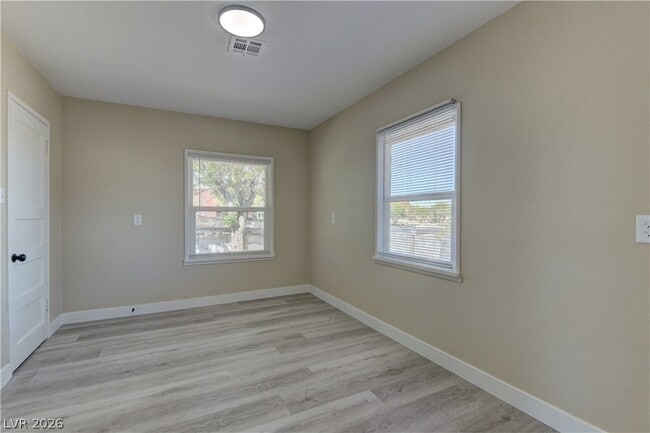 Building Photo - 1940 Merze Ave