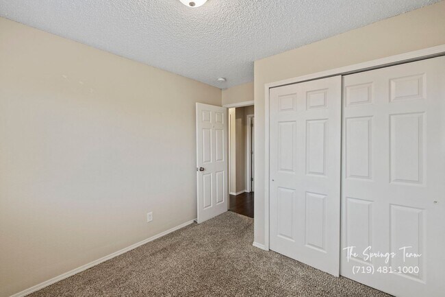 Building Photo - COUNTRYSIDE 3BD/2BA in FOUNTAIN - Security Deposit Waiver Available