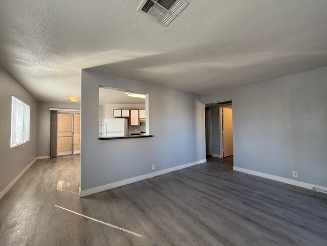 Building Photo - 5121 W Pioneer Ave