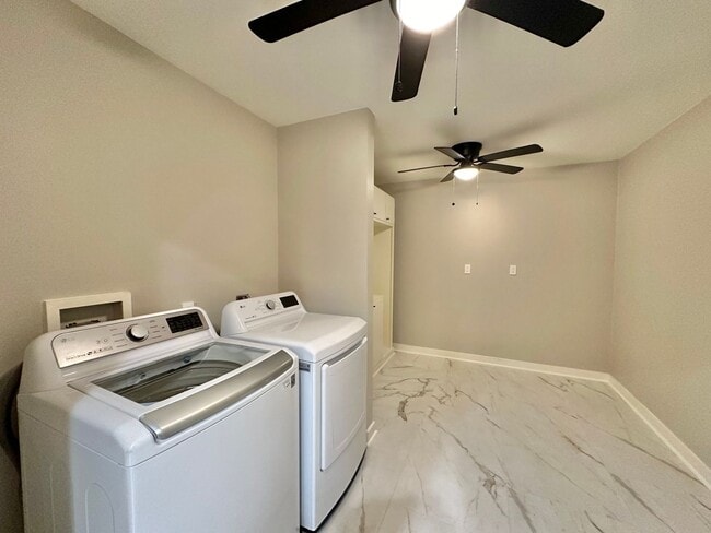 Building Photo - Charming Single-Story Brick Home Available! Whitehouse ISD!