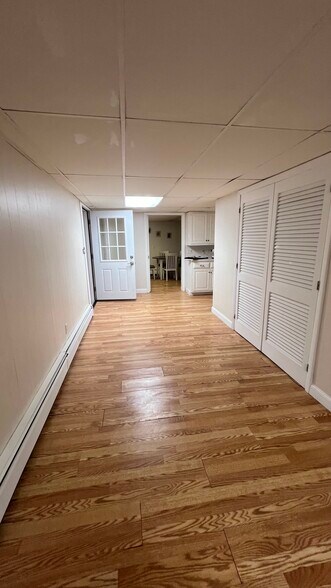 Building Photo - 102 Hillside Rd