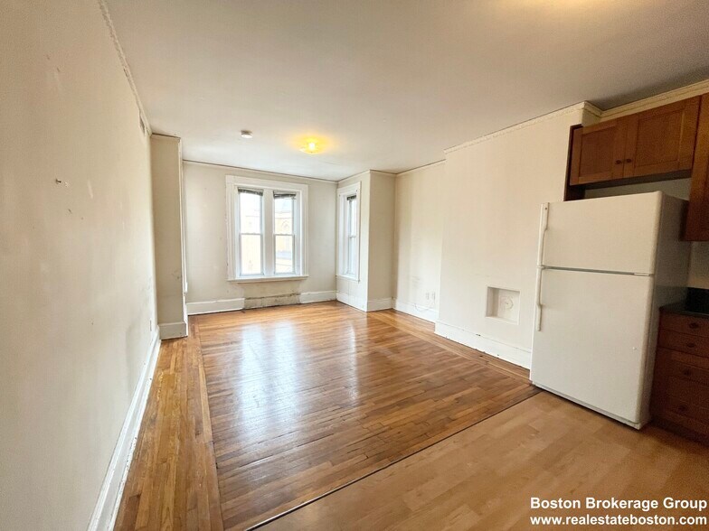 Building Photo - 76 Saint Stephen St